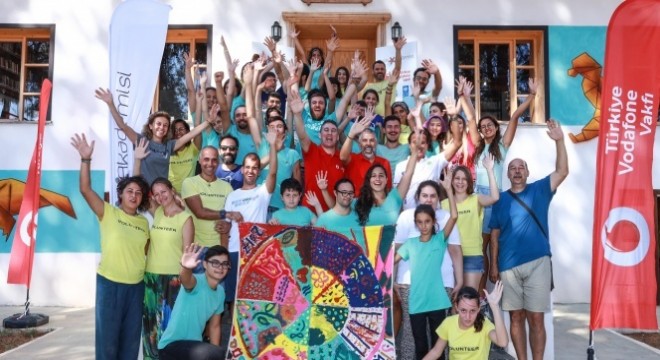 19 bin gönüllü genç engelleri kaldırıyor