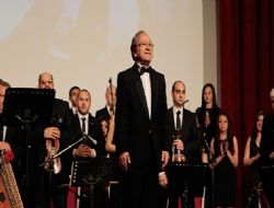 50. yıl konserini Demirel de dinledi