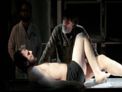 Behzat Ç. ekibi 'Mezarsız Ölüler' ile sahnede