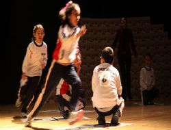 Çocuk oyunları şenliği başladı