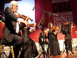 Senfoniyle hayat bulan türküler