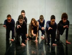 Kadın mahkûmlar opera sahnesinde