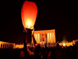 21.00'e kadar ziyarete açık