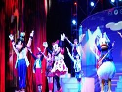 Mickey Mouse ile tanıştılar