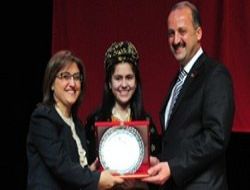 Başkan Akgül'e ‘eğitim' plaketi