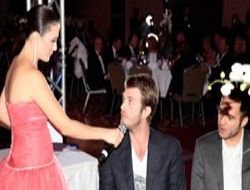 Çocuk eğitimi için görkemli balo