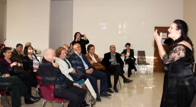 Baharevi'nde klasik müzik dinletisi