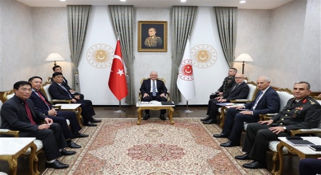 Bakan Güler, Vietnam Savunma Sanayi Başkanı Korgeneral Tuan'ı kabul etti