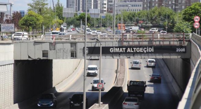 Betonlar dökülüyor sürücüler korkuyor