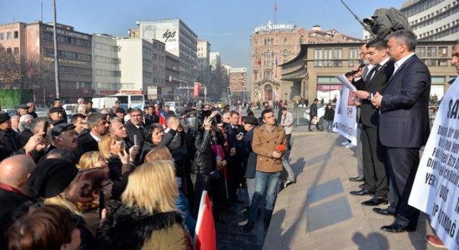 ‘Buz gibi' tebligat protesto edildi