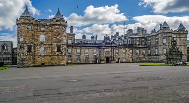 Cambridge Dükü ve Düşesi, Holyroodhouse Sarayı'nda ev sahipliği yaptı