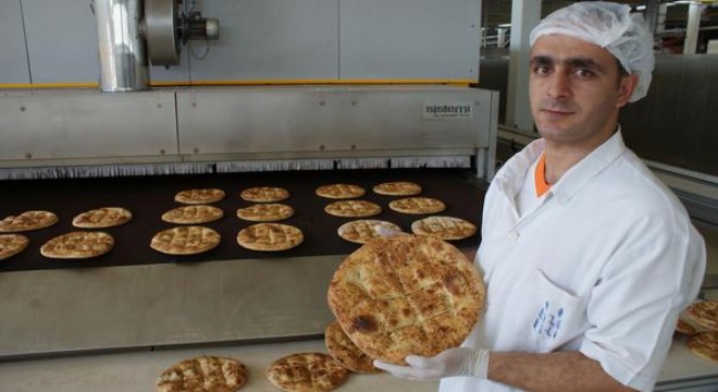 Gökçek: En ucuz pide Halk Ekmek'te