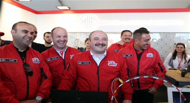 Güneş sistemini tartışan Konyalı gençler Azerbaycan'da