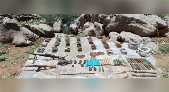 Irak'ın kuzeyinde teröristlere ait çok sayıda silah ve mühimmat ele geçirildi