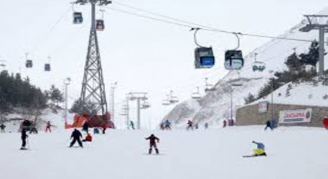 Kayak Merkezlerinde Kar Kalınlığı Açıklandı: Palandöken 275 cm ile Zirvede