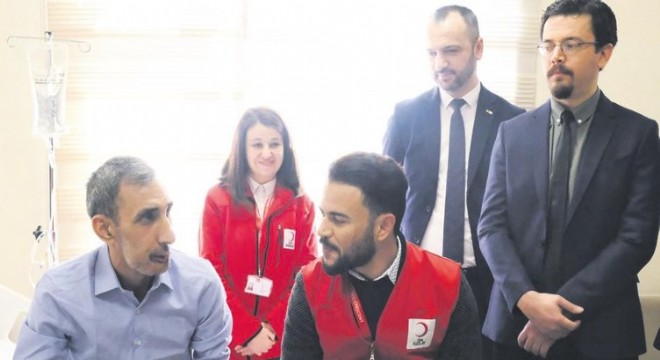 Türk hekimleri Suriyeli'ye çene yaptı