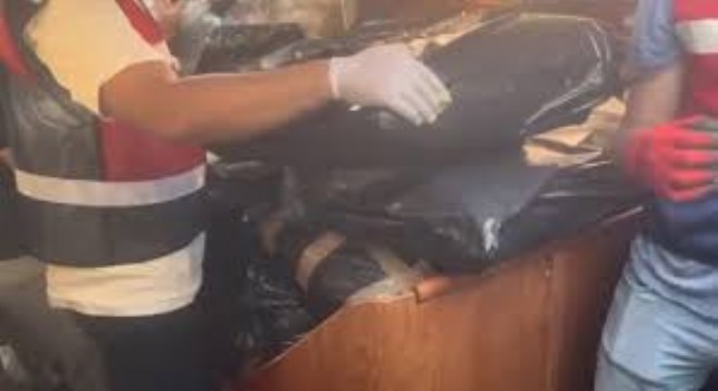 Uyuşturucu tacirlerine darbe: 210 kg skunk yakalandı