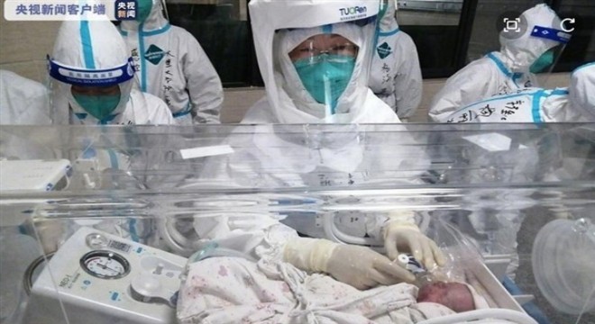 Çin'de Kovid-19'lu bir anne üçüz doğurdu